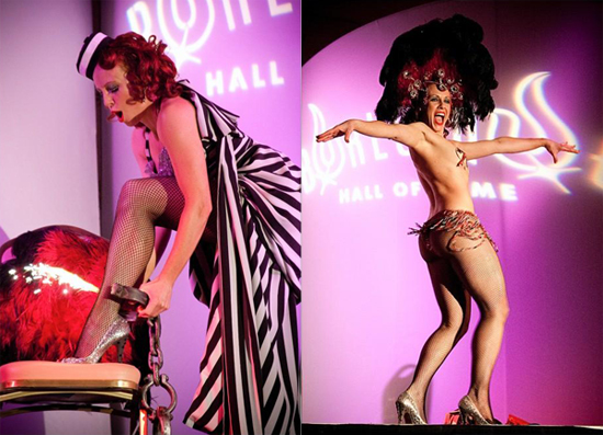 Siren Stiletto puts on an impressive display... (©LA Burlesque)