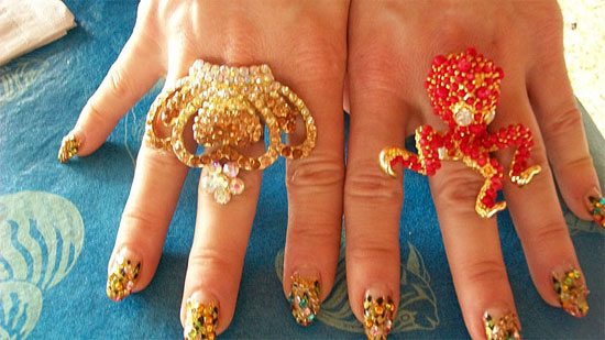 Dirty's bling was on her tips - actual CHAIN set into her nails.  The rings were nice too!  ©Trixie Little 